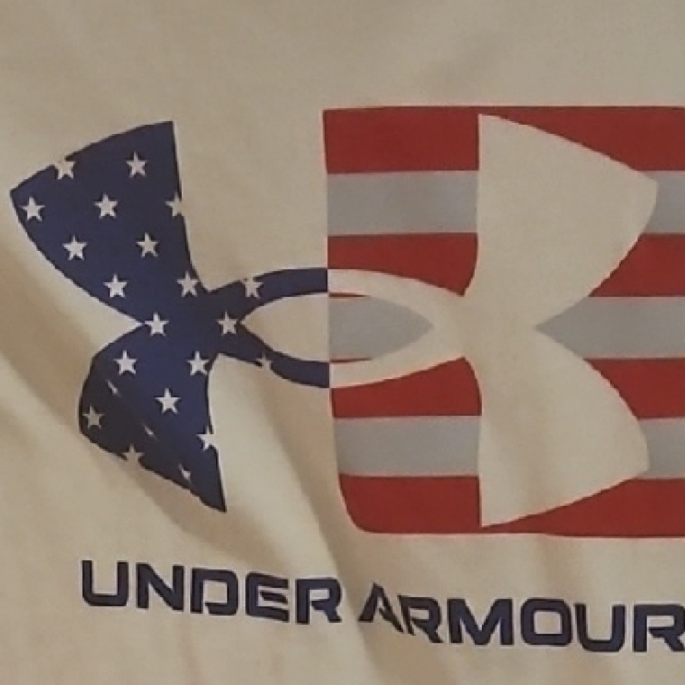 Under Armour Kids White and Blue Graphic Tee Boys Medium